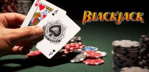 Mục tiêu của đánh blackjack là đạt 21 điểm hoặc gần 21 nhất